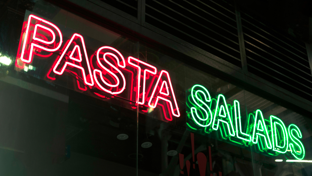 Rótulos luminosos en Campo Real