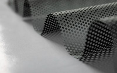 ¿Qué es el vinilo microperforado y para qué sirve?