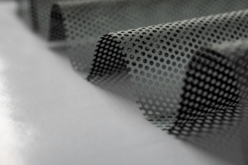 ¿Qué es el vinilo microperforado y para qué sirve?